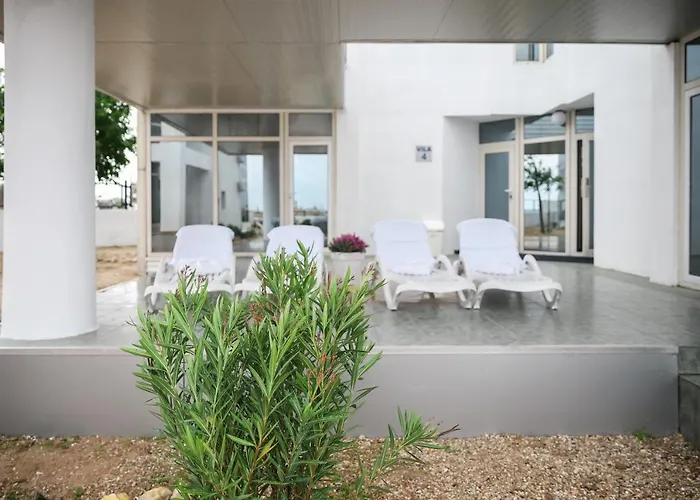 Avenue Palm Eforie 4* 데포리노드