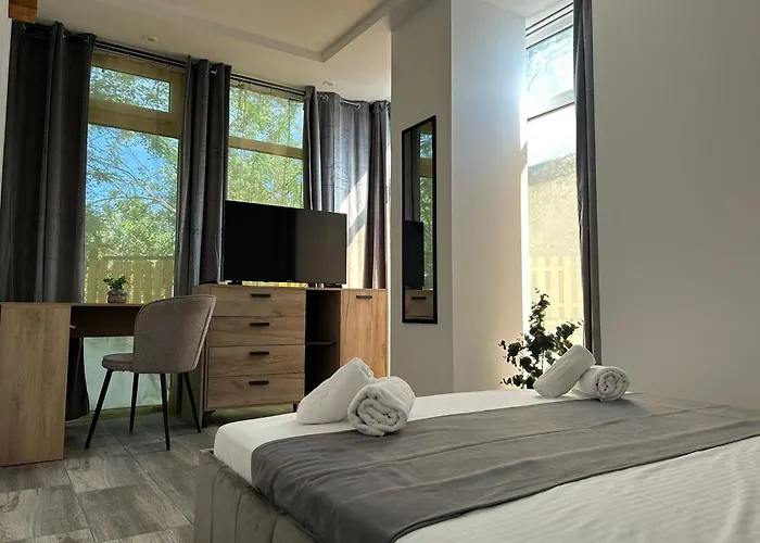 Avenue Palm Eforie 데포리노드