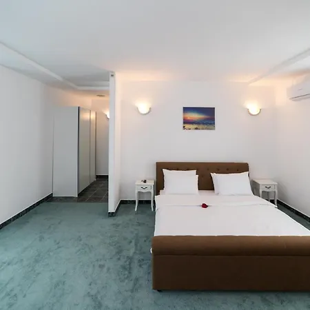 Avenue Palm 4* 데포리노드