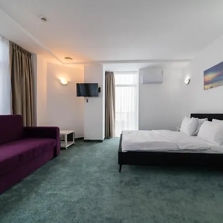 Avenue Palm Aparthotel