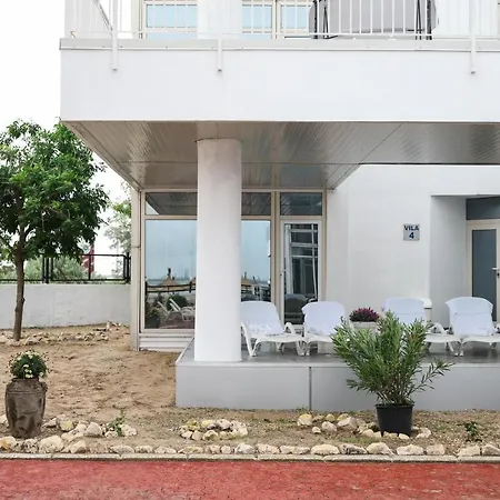 Avenue Palm Aparthotel
