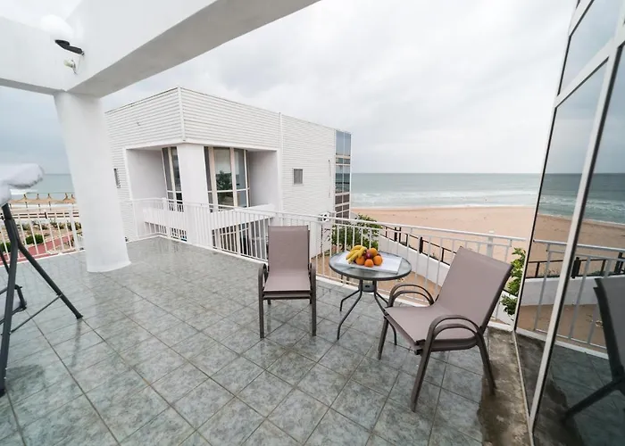 Апарт-отель Avenue Palm - Amazing Sea View 4*